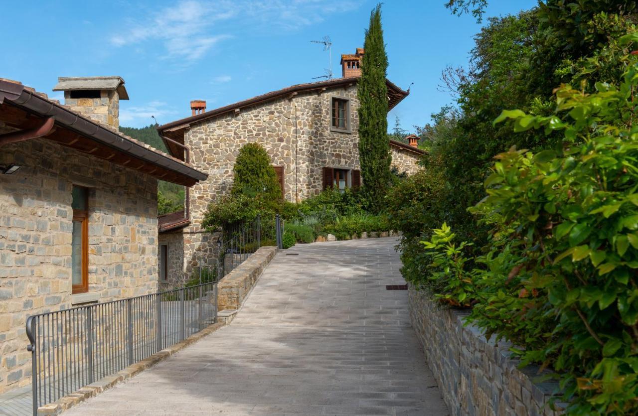 Borgo I Tre Baroni - Spa Suites & Resort Poppi Exteriér fotografie