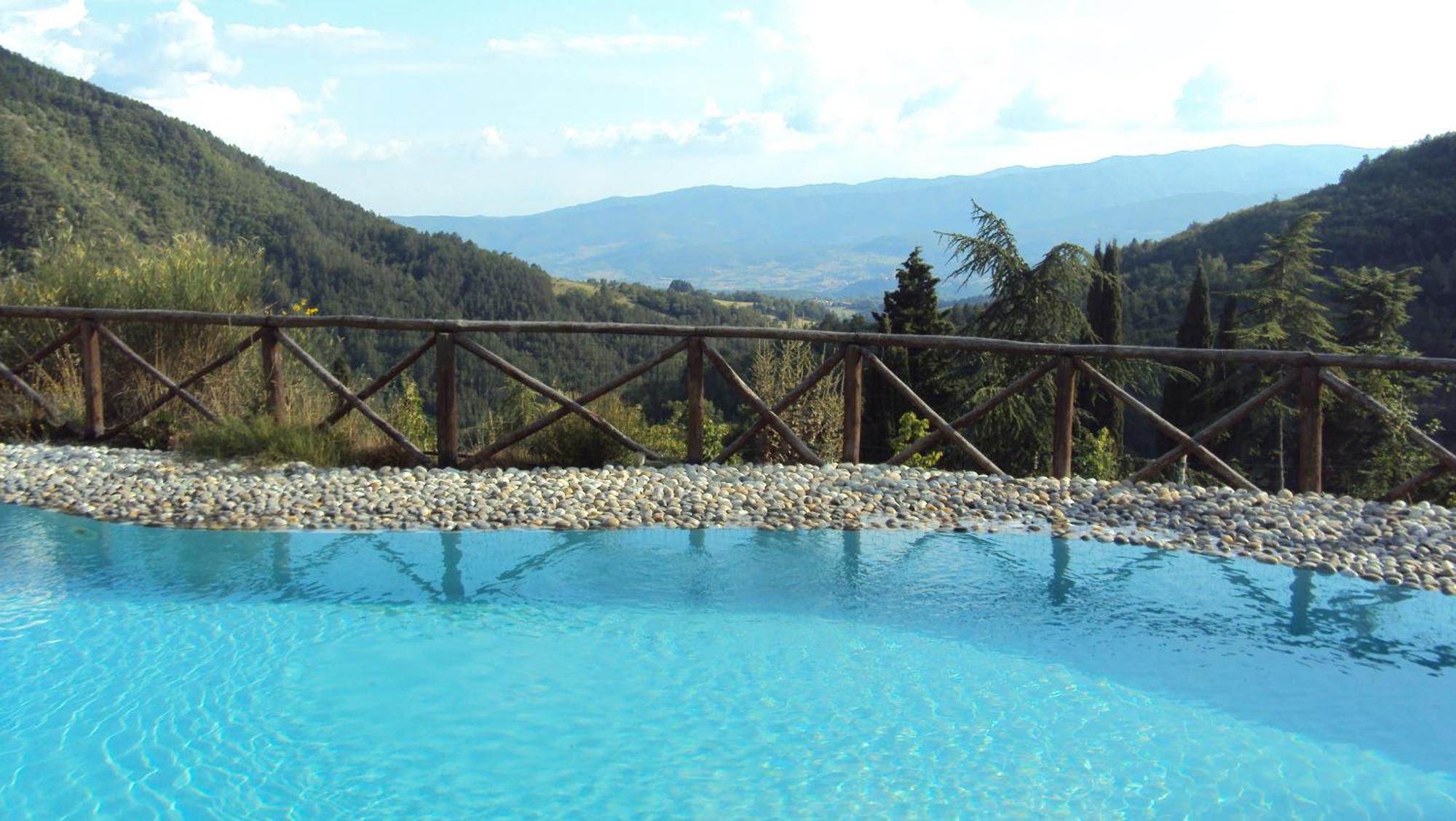 Borgo I Tre Baroni - Spa Suites & Resort Poppi Exteriér fotografie