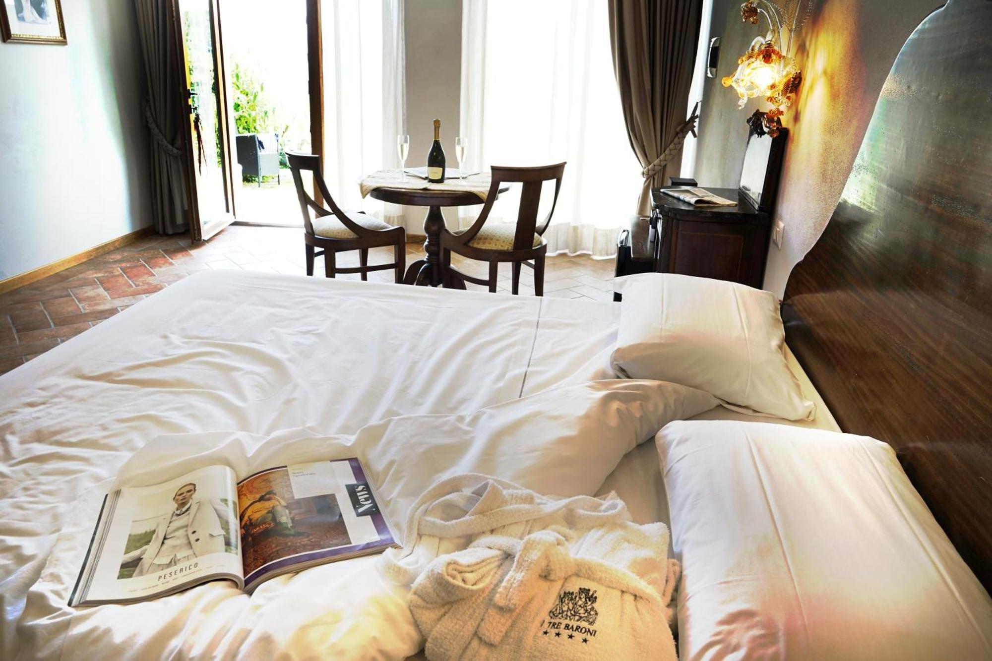 Borgo I Tre Baroni - Spa Suites & Resort Poppi Pokoj fotografie